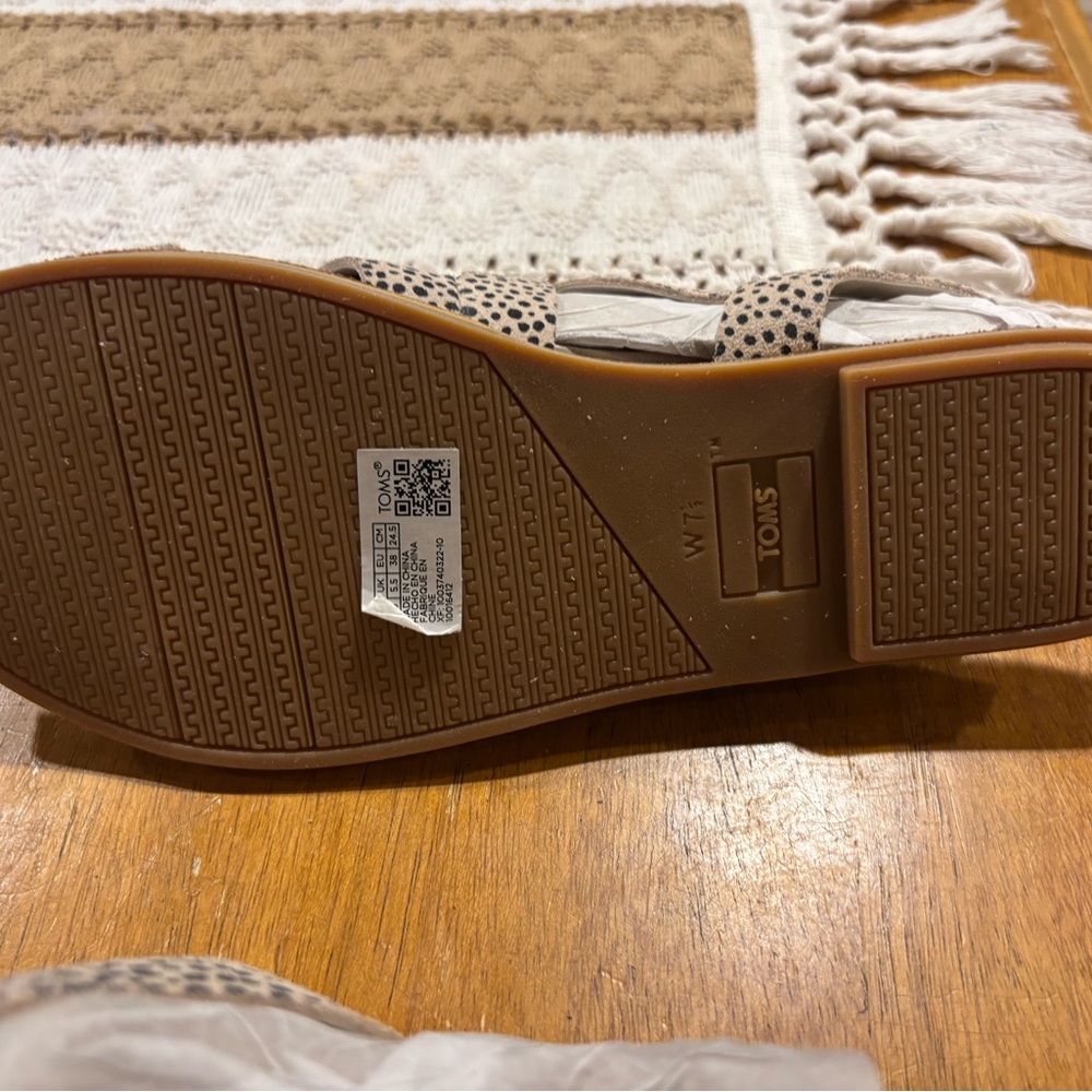 TOMS Sicily Strappy Leather Sandals – Macadamia Mini Cheetah Suede – Size 7.5 - Picture 7 of 12